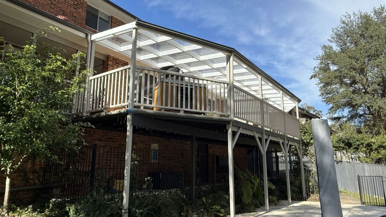 covered timber deck in Wahroonga